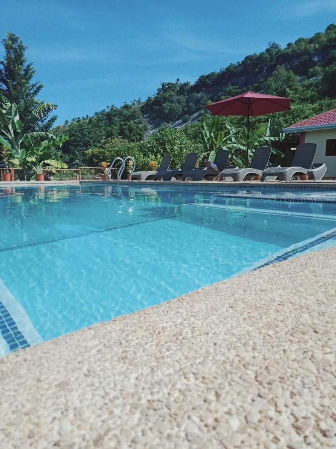 Sbg Resort Lambug Badian Kültér fotó